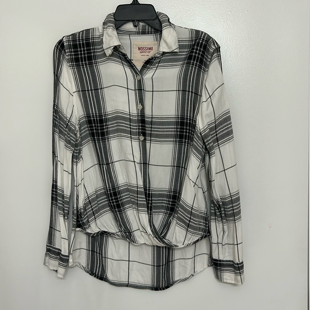 Women’s Longsleeve Button Down Shirt